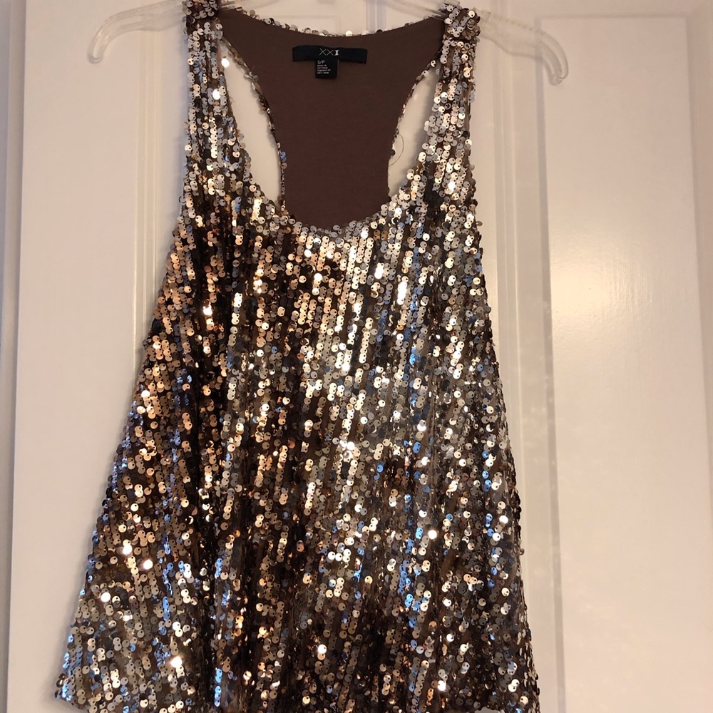 Sequence top by XXI